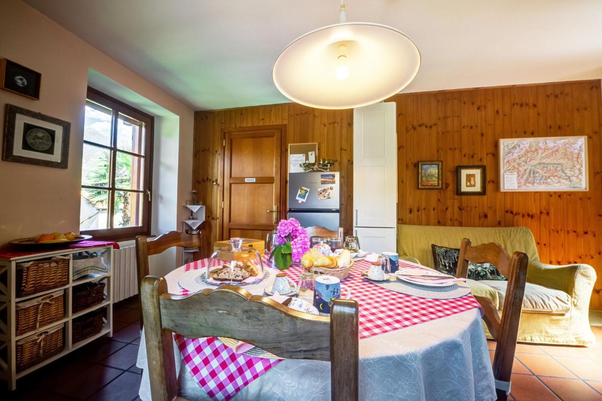 Il Pellegrino Bed and Breakfast Issogne Buitenkant foto